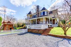 Free download 283 River Rd.mov video and edit with RedcoolMedia movie maker MovieStudio video editor online and AudioStudio audio editor onlin