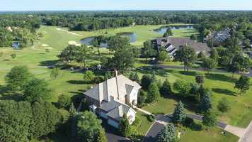 Free download 2 W South Wynstone Dr - North Barrington, IL 60010 presented by the Baines Sever Group video and edit with RedcoolMedia movie maker MovieStudio video editor online and AudioStudio audio editor onlin