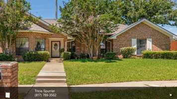 Free download 421 Miranda Terrace Bedford, TX 76021 video and edit with RedcoolMedia movie maker MovieStudio video editor online and AudioStudio audio editor onlin