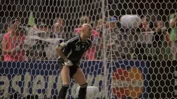 Free download 6Shakira - Waka Waka -This Time for Africa- -The Official 2010 FIFA World Cup Song- video and edit with RedcoolMedia movie maker MovieStudio video editor online and AudioStudio audio editor onlin