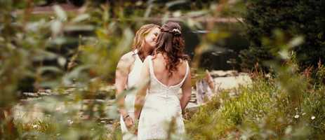 Free download Angie and Halley video and edit with RedcoolMedia movie maker MovieStudio video editor online and AudioStudio audio editor onlin