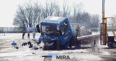 Free download ATG Access Populus Bridge Protection Bollard Crash Test video and edit with RedcoolMedia movie maker MovieStudio video editor online and AudioStudio audio editor onlin