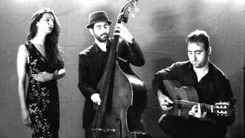 Free download Barcelona Flamenco Jazz Trio. Algo contigo video and edit with RedcoolMedia movie maker MovieStudio video editor online and AudioStudio audio editor onlin