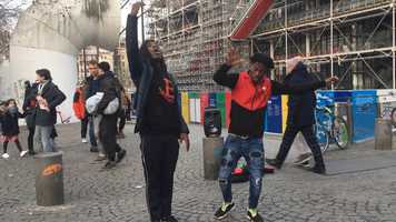 Free download BEAUTIFUL CENTRE POMPIDOU video and edit with RedcoolMedia movie maker MovieStudio video editor online and AudioStudio audio editor onlin