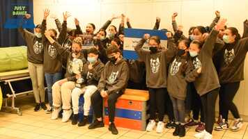 Free download Bezoek Flora (winnaar Fun-reeks Just Dance 2021) video and edit with RedcoolMedia movie maker MovieStudio video editor online and AudioStudio audio editor onlin