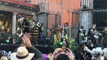 Free download Carnival Music in the Jardin video and edit with RedcoolMedia movie maker MovieStudio video editor online and AudioStudio audio editor onlin