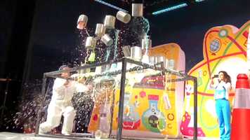 Free download Colorful funny science show (Saudi Arabia) - Красочное веселое научное шоу (Саудовская Аравия) video and edit with RedcoolMedia movie maker MovieStudio video editor online and AudioStudio audio editor onlin