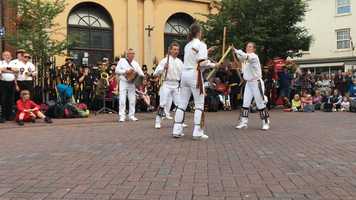 Free download Cuckoo Waltz: stick-throwing dance video and edit with RedcoolMedia movie maker MovieStudio video editor online and AudioStudio audio editor onlin