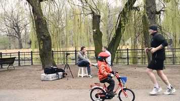 Free download Digitale Nomaden - Deutschland zieht aus. (Trailer) video and edit with RedcoolMedia movie maker MovieStudio video editor online and AudioStudio audio editor onlin