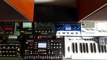 Free download EE70 - Jack Headphone video and edit with RedcoolMedia movie maker MovieStudio video editor online and AudioStudio audio editor onlin