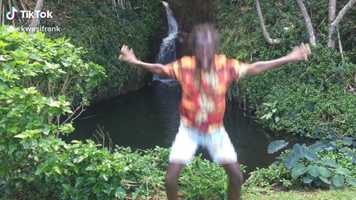 Free download Elba Kwesi video and edit with RedcoolMedia movie maker MovieStudio video editor online and AudioStudio audio editor onlin