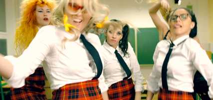 Free download Elis Mraz - Wanna Be Like ft. Čis T (4K) video and edit with RedcoolMedia movie maker MovieStudio video editor online and AudioStudio audio editor onlin