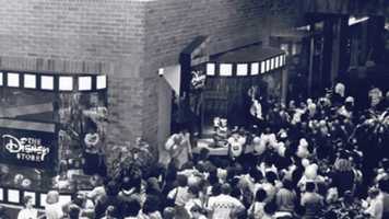 Free download Episode #20--Supersizing the Mouse House: The Eisner Era video and edit with RedcoolMedia movie maker MovieStudio video editor online and AudioStudio audio editor onlin