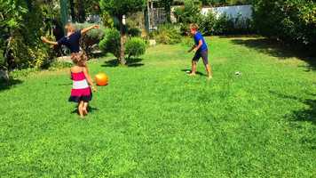 Free download Football game video and edit with RedcoolMedia movie maker MovieStudio video editor online and AudioStudio audio editor onlin