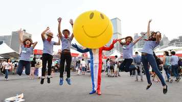 Free download Giant Smiley Face Character for Photo Op  Events in Hong Kong video and edit with RedcoolMedia movie maker MovieStudio video editor online and AudioStudio audio editor onlin