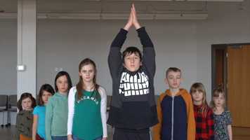 Free download HANDCLAP video and edit with RedcoolMedia movie maker MovieStudio video editor online and AudioStudio audio editor onlin