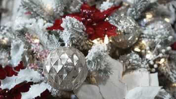 Free download House Piazza Holiday Festive Christmas video and edit with RedcoolMedia movie maker MovieStudio video editor online and AudioStudio audio editor onlin
