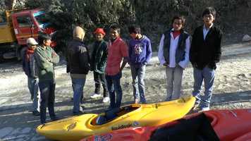 Free download India 2017 - Kayaking around the holy Ganga video and edit with RedcoolMedia movie maker MovieStudio video editor online and AudioStudio audio editor onlin