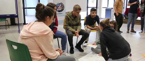 Free download KuriOz, cratrice dexpriences pdagogiques video and edit with RedcoolMedia movie maker MovieStudio video editor online and AudioStudio audio editor onlin