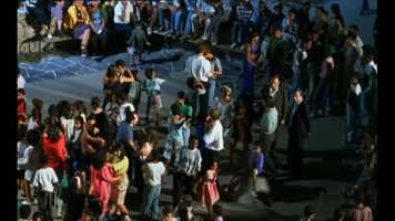 Free download Largent fait le bonheur (extrait) video and edit with RedcoolMedia movie maker MovieStudio video editor online and AudioStudio audio editor onlin