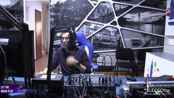 Free download Let The Music Play - Puntata del 26 febbraio 2021 video and edit with RedcoolMedia movie maker MovieStudio video editor online and AudioStudio audio editor onlin