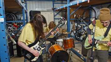 Free download Motherhouse Music video and edit with RedcoolMedia movie maker MovieStudio video editor online and AudioStudio audio editor onlin