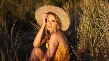 Free download Not Into U | Amber Clarke video and edit with RedcoolMedia movie maker MovieStudio video editor online and AudioStudio audio editor onlin