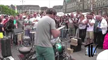 Free download Oded Busking in Hamburg! video and edit with RedcoolMedia movie maker MovieStudio video editor online and AudioStudio audio editor onlin