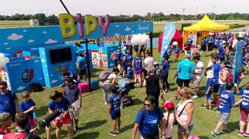 Free download Personal en Carrera Cartoon // CN19 video and edit with RedcoolMedia movie maker MovieStudio video editor online and AudioStudio audio editor onlin