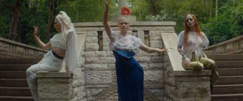 Free download Profumo di Rugiada video and edit with RedcoolMedia movie maker MovieStudio video editor online and AudioStudio audio editor onlin