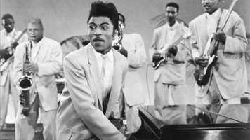 Free download rays following program video and edit with RedcoolMedia movie maker MovieStudio video editor online and AudioStudio audio editor onlin