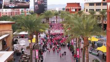 Free download Santa Hustle 2019 video and edit with RedcoolMedia movie maker MovieStudio video editor online and AudioStudio audio editor onlin