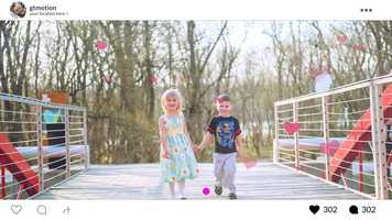 Free download Selfie Photos Slideshow After Effects Templates video and edit with RedcoolMedia movie maker MovieStudio video editor online and AudioStudio audio editor onlin