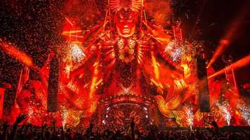 Free download Sister Sledge - We Are Family (3AM Trailer Edit) video and edit with RedcoolMedia movie maker MovieStudio video editor online and AudioStudio audio editor onlin