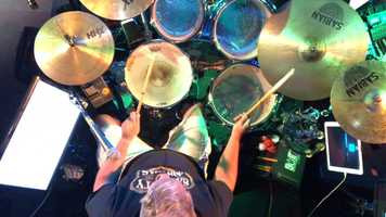 Free download Sneez Club 90 and drum solo video and edit with RedcoolMedia movie maker MovieStudio video editor online and AudioStudio audio editor onlin