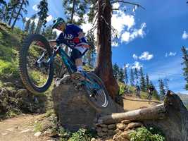 Free download Soldenada video and edit with RedcoolMedia movie maker MovieStudio video editor online and AudioStudio audio editor onlin