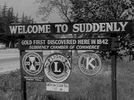 Free download Suddenly (1954) Movie Trailer - Frank Sinatra, Sterling Hayden video and edit with RedcoolMedia movie maker MovieStudio video editor online and AudioStudio audio editor onlin