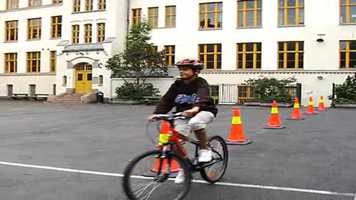 Free download Sykle på fortau gang og sykkelvei - Slalom.mp4 video and edit with RedcoolMedia movie maker MovieStudio video editor online and AudioStudio audio editor onlin