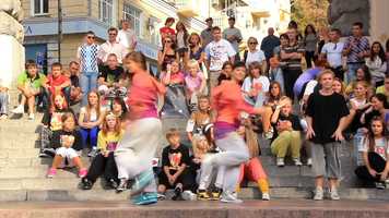 Free download THE DANCE MOVEMENT video and edit with RedcoolMedia movie maker MovieStudio video editor online and AudioStudio audio editor onlin