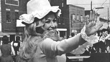 Free download The Library That Dolly Built video and edit with RedcoolMedia movie maker MovieStudio video editor online and AudioStudio audio editor onlin