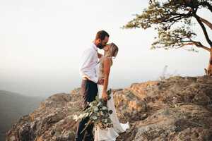 Free download Titus Elopement Film video and edit with RedcoolMedia movie maker MovieStudio video editor online and AudioStudio audio editor onlin