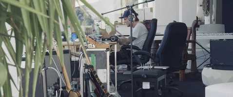 Free download TRIBUTE TO AVICII video and edit with RedcoolMedia movie maker MovieStudio video editor online and AudioStudio audio editor onlin