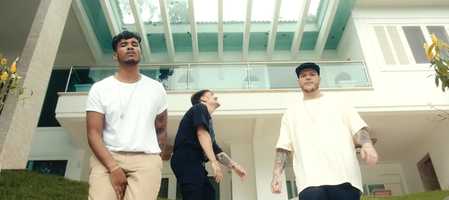 Free download Um44k e Ferrugem - Falso Amor (Warner Music) video and edit with RedcoolMedia movie maker MovieStudio video editor online and AudioStudio audio editor onlin