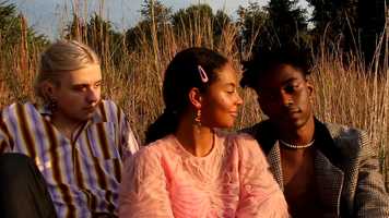 Free download V Magazine Autumn 2019 video and edit with RedcoolMedia movie maker MovieStudio video editor online and AudioStudio audio editor onlin