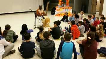 Free download Yacouba Sissoko Performance video and edit with RedcoolMedia movie maker MovieStudio video editor online and AudioStudio audio editor onlin