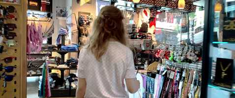 Free download Zumiez Shop video and edit with RedcoolMedia movie maker MovieStudio video editor online and AudioStudio audio editor onlin