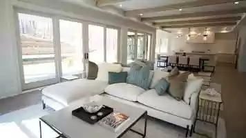 Free download 12 Julianna Way, Southampton video and edit with RedcoolMedia movie maker MovieStudio video editor online and AudioStudio audio editor onlin