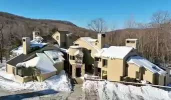 Free download 55 Fox Hollow Village Unit A-1, Mendon, VT video and edit with RedcoolMedia movie maker MovieStudio video editor online and AudioStudio audio editor onlin