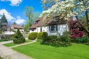 Free download 96 Bretton Road video and edit with RedcoolMedia movie maker MovieStudio video editor online and AudioStudio audio editor onlin