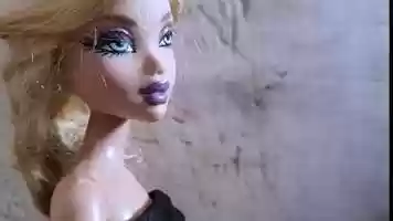 Free download BARBIES BACK video and edit with RedcoolMedia movie maker MovieStudio video editor online and AudioStudio audio editor onlin
